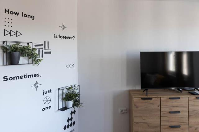 Lovely 1Bd Flat Near The Sea Garden By Flat Mаnаger Burgas Bagian luar foto